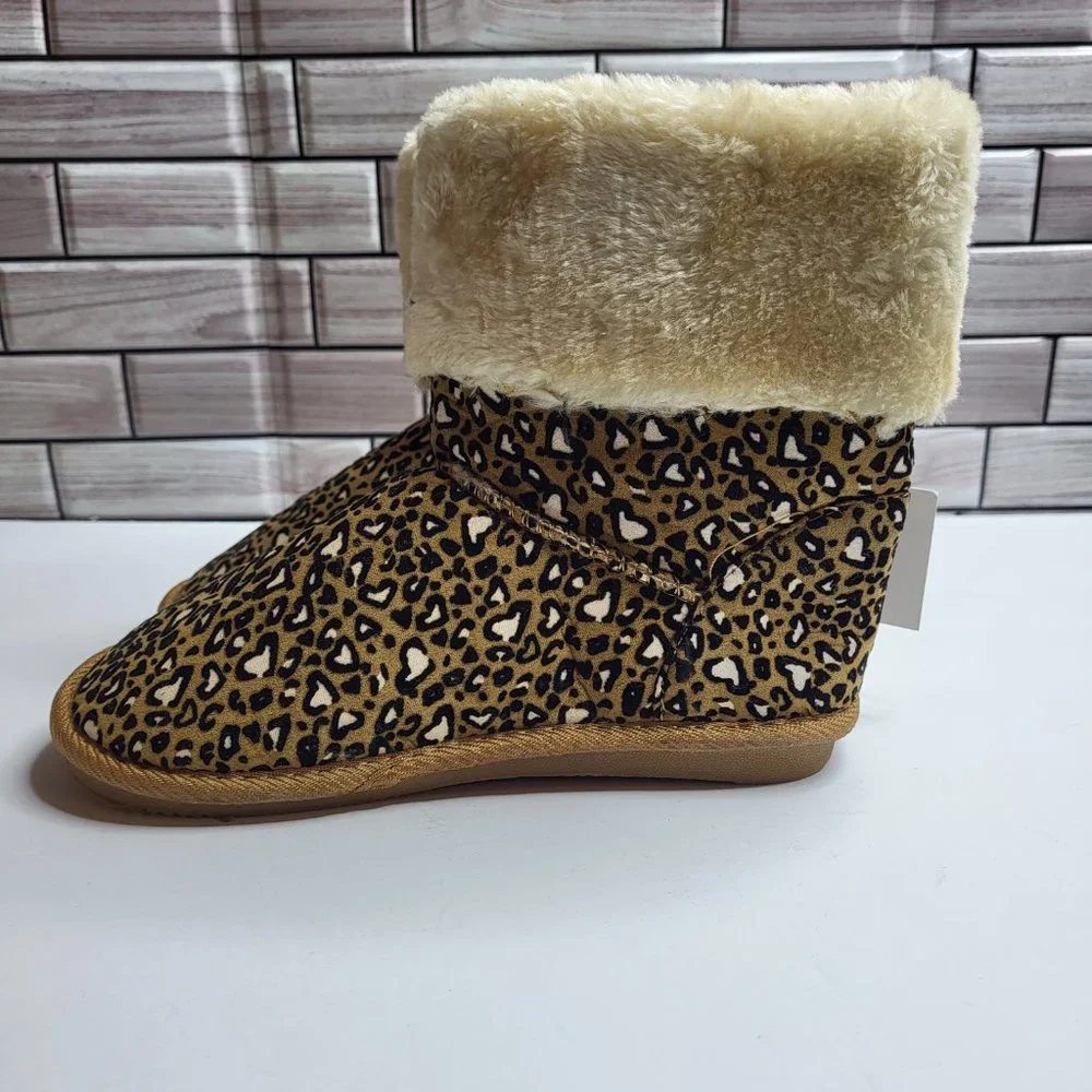 New US Sport Shoe Girls Size 2‎ Moccasin Style Boot Leopard Print Faux Fur Comfy